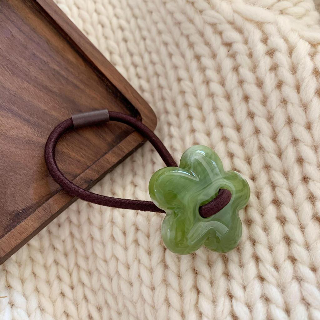 2023 Fresh Spring Flower Headband: High-Elastic Cowhide Hair Accessory for Simple Elegance