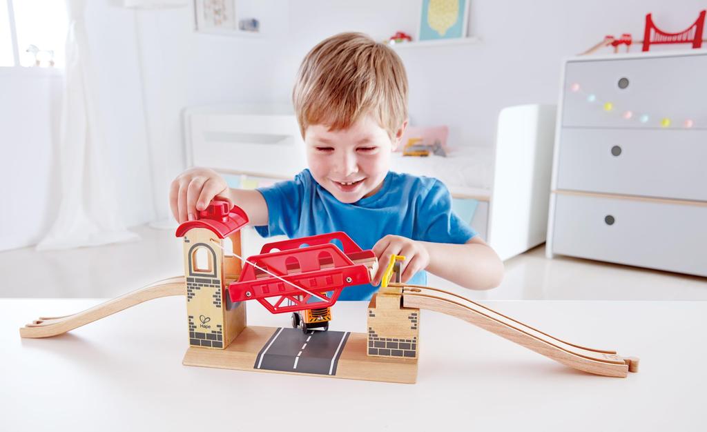 Hape Drawbridge, 23.6 x 16 x 11 cm, Wooden, for ages 3 and up, Pretend Play Toy, E3709