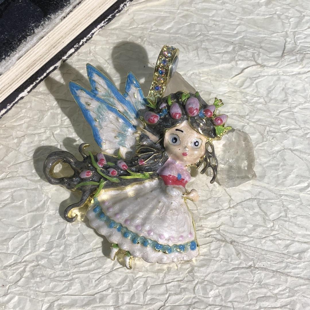 Butterfly fairy cute exquisite fashion light luxury exquisite high-end heavy industry magnetic pendant pendant