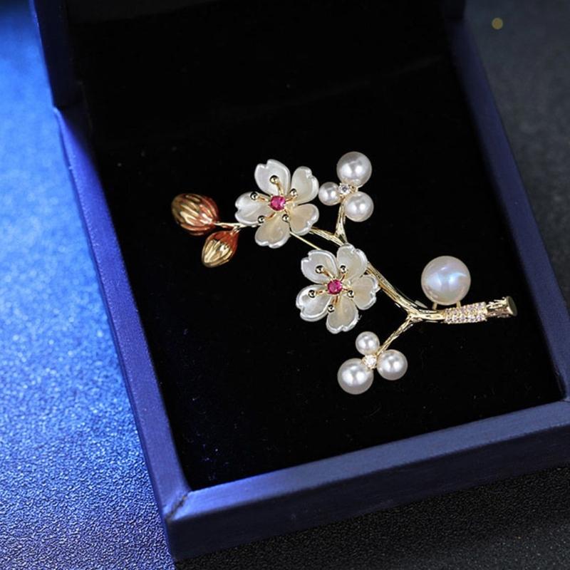 Chinese Style Shell Floral Brooch Vintage Fashion Plum Flower Laple Pin for Clothes Vintage Ornament Gift For Her