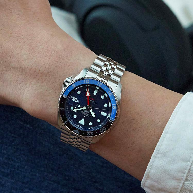SEIKO 5 NEW SPORT Mechanical Movement Stainless Steel Strap Watch Men's Watches Blue Dial SSK003K1