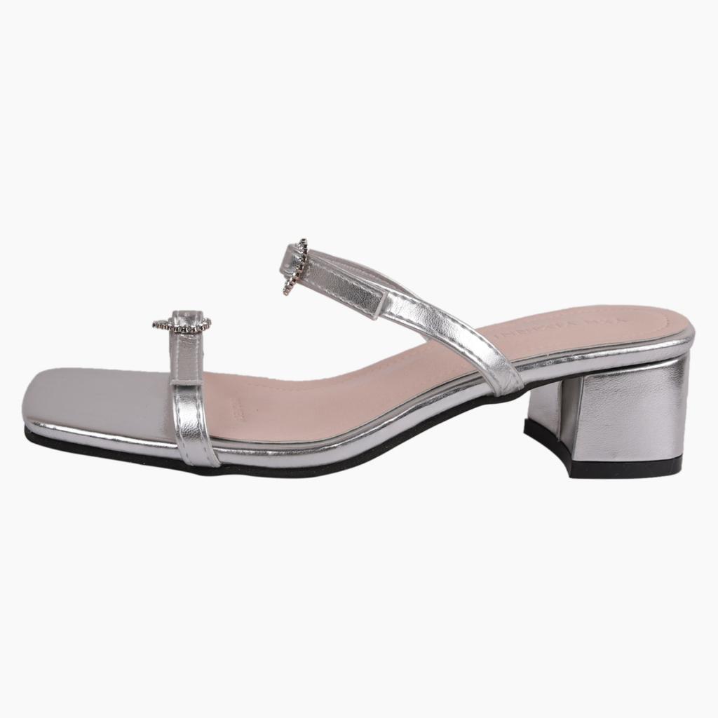 Popular silver retro thick heel one-word slippers women's summer wear 2025 new fairy style with skirt cool slippers