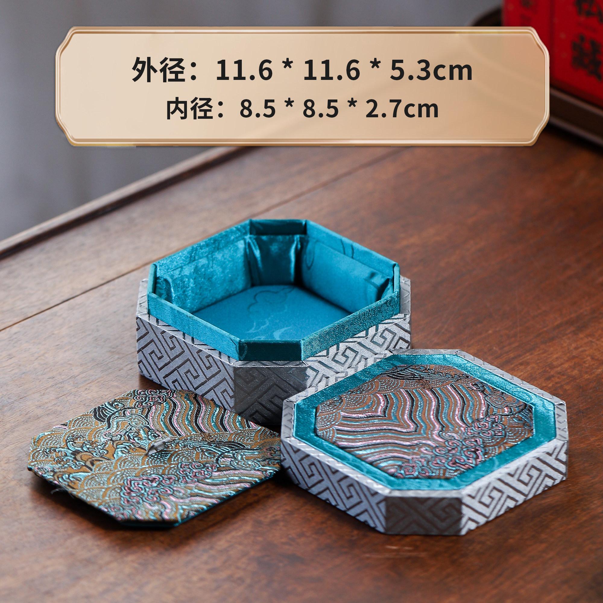 

Chinese Style Handmade Embroidered Jewelry Brocade Tiandi Gai Ancient Style Jewelry Storage Gift Packaging Box Various Styles 1pcs