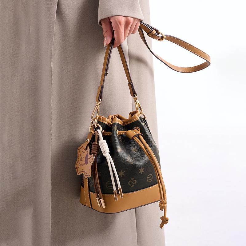Foreign Style Bucket Bag Women'S Bag Premium Messenger Bag Women'S Commuter Handbag Versatile Women'S Shoulder Bag
