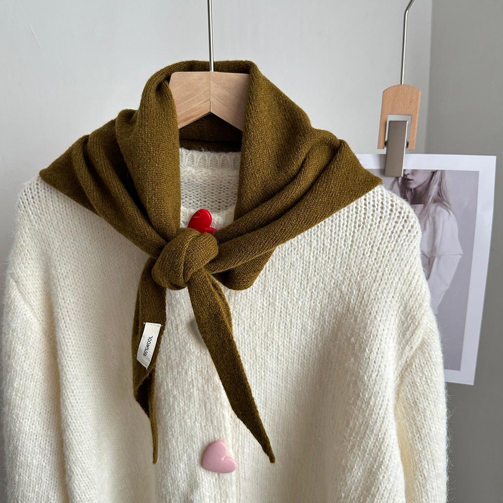 A Solid Color Wool Knitted Triangle Scarf for Women, Can Be Worn as a Fake Collar, Decorative Scarf for Air-Conditioned Rooms, Fashionable Shawl