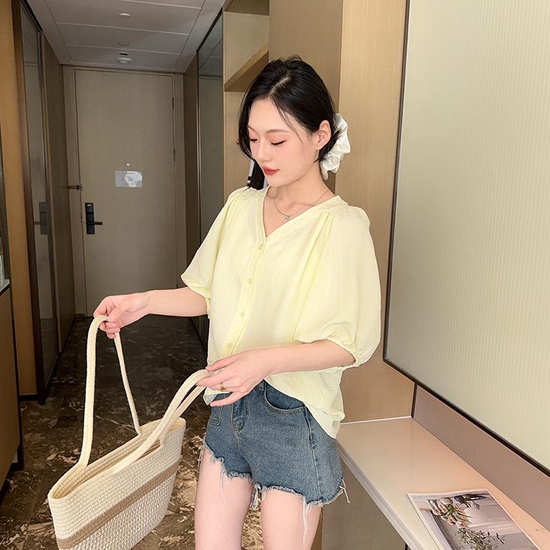 

Women s French V-Neck Mid-Sleeve Loose Blouse - Summer Style Five-Sleeve Versatile Fashion Top One Size (up to 150 pounds) світло-жовтого кольору