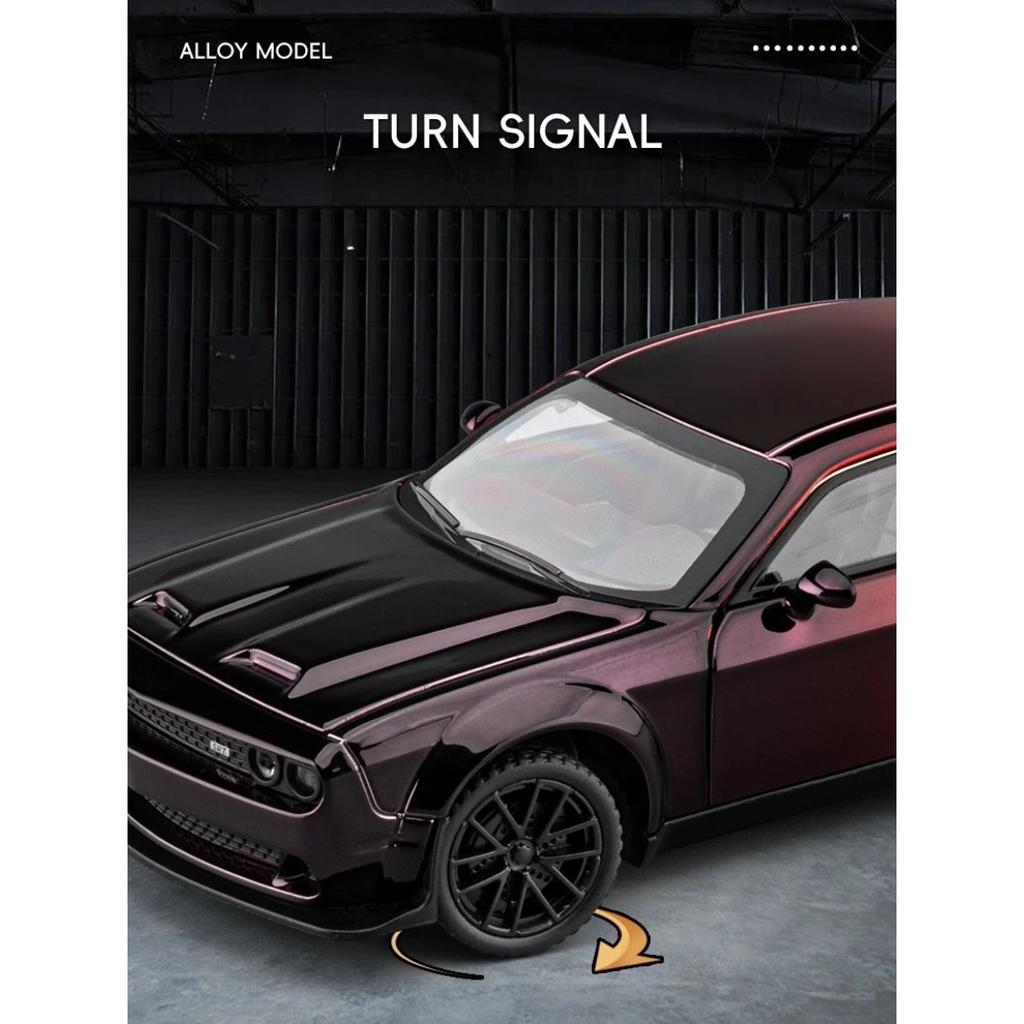 Electroplated 1/32 Alloy Dodge Hellcat Sports Car Model with Light and Sound Effects Collection Miniature Voiture Diecast Toy Vehicle