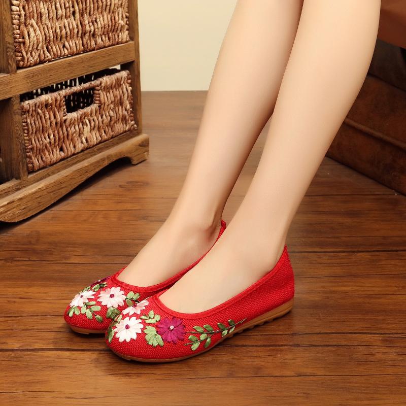 2025 New Chinese Girl Embroidered Cloth Shoes Hot Canvas Women Casual Flat Loafer Cotton Fabric Embroider Woman Shoes