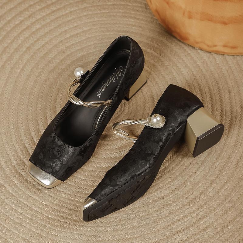 Mary Jane Square Head Einzelne Schuhe mit dicken Absätzen Einzelne Schuhe Spleißen Huizhou Einzelne Schuhe Damen Chinesischer Stil