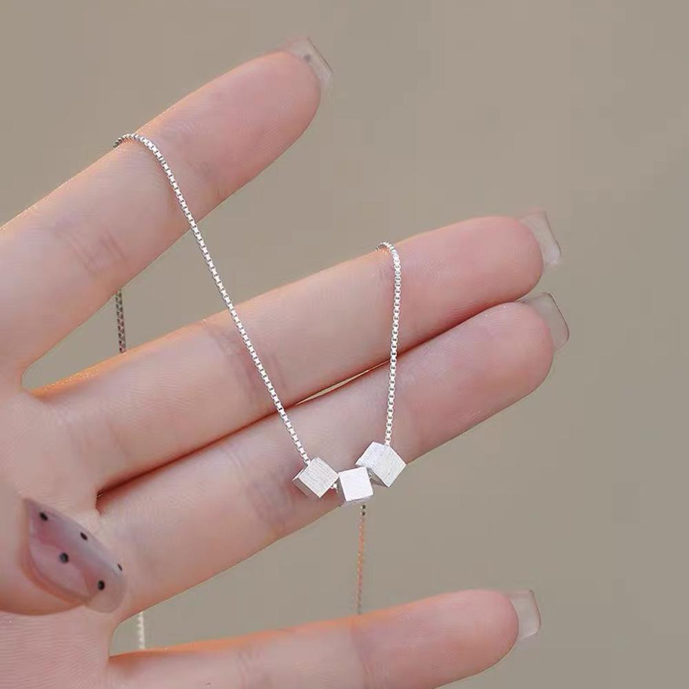 Sterling Silver Minimalist Square Pendant Necklace for Women – Light Luxury Pure Silver Sugar Cube Collarbone Chain