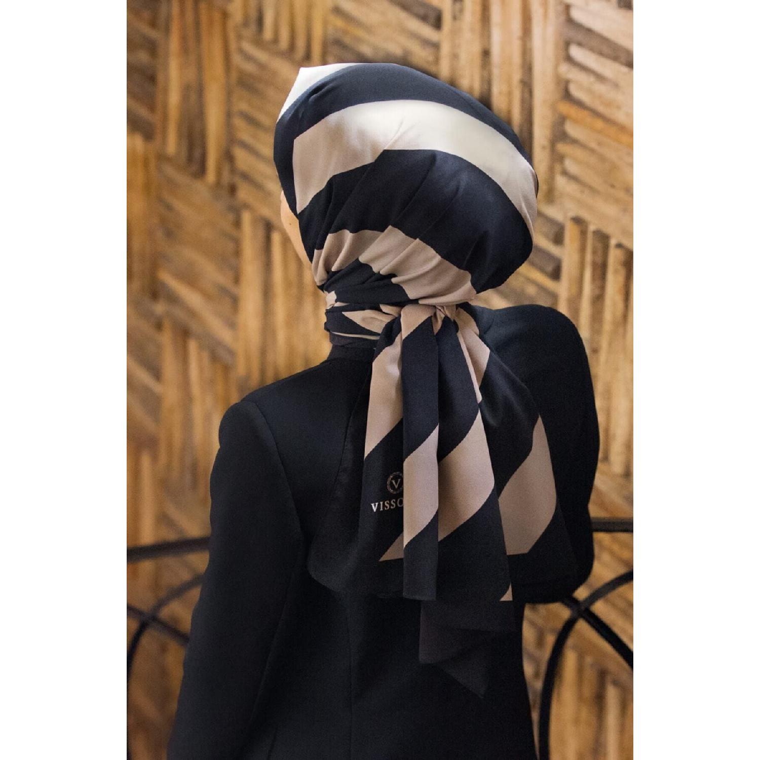 

Роскошная женская шелковая шаль Medina черного цвета - бежевого цвета 190 x 75