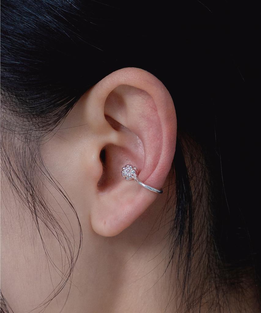 Touchéd Dew Drop Earcuff 04