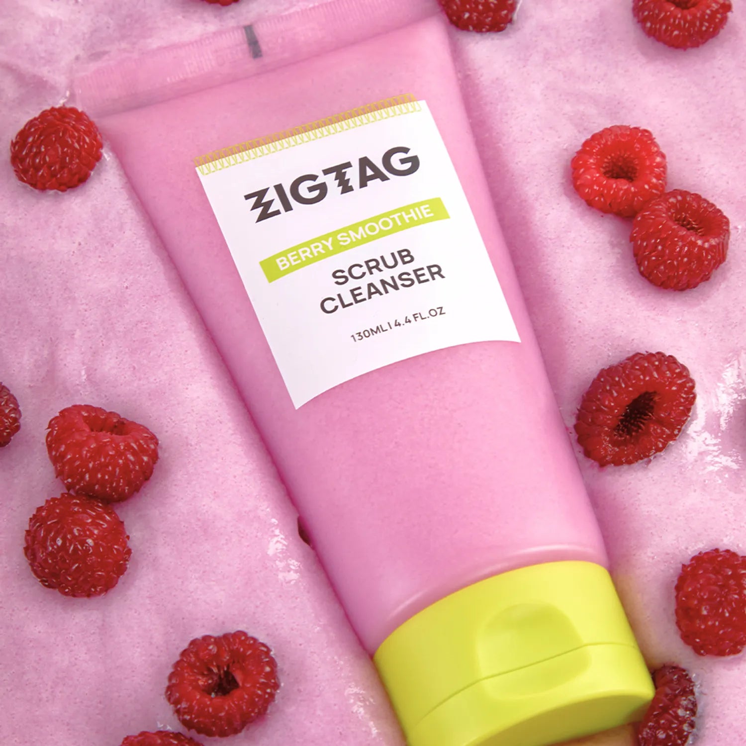 ZIGTAG Berry Smoothie Scrub Cleanser 130ml 130ml