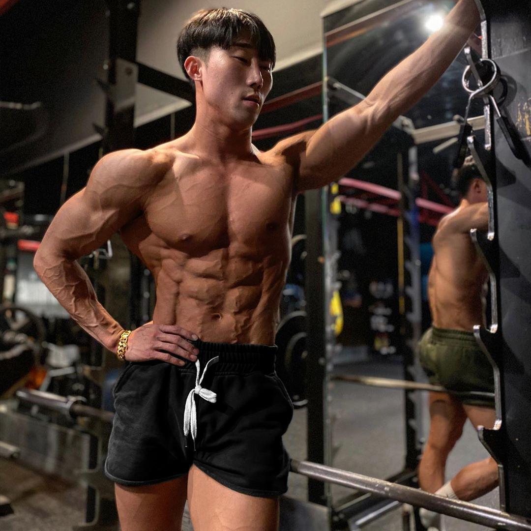 

Solid Color Looped Rolled Edge Shorts for Fitness Training and Iron Three Quarter Pants Men s Shorts M чорний