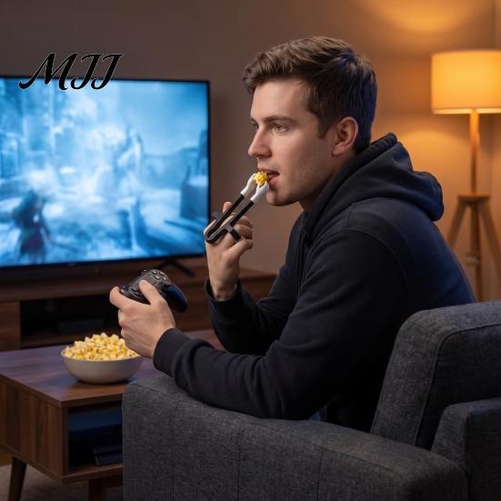 Finger Ring Snack Clips for Gaming Chopsticks Gaming, Finger-Mounted Fork Tongs with Mini Hand Funny Palm Shaped Design, No-Touch Clip Chips