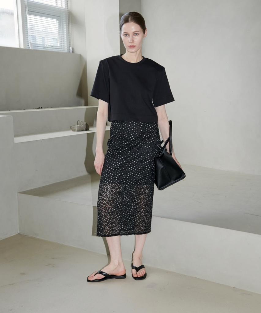 Owaiwai Embroidered Daisy Lace Skirt_Black