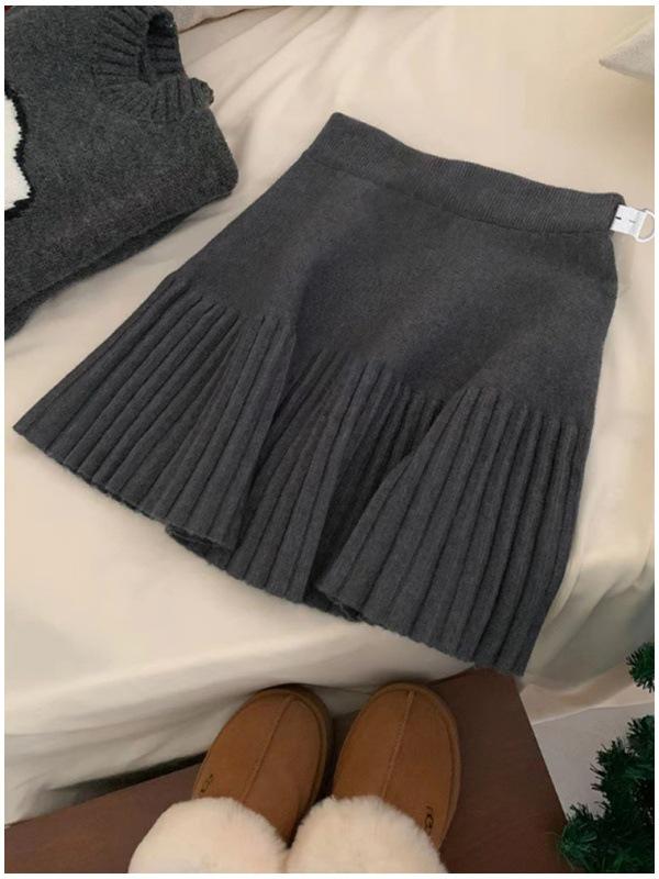 Korean Style Deep Gray A-Line Knit Skirt: Slimming Tummy Support, Petite Pleated Design for Autumn and Winter.