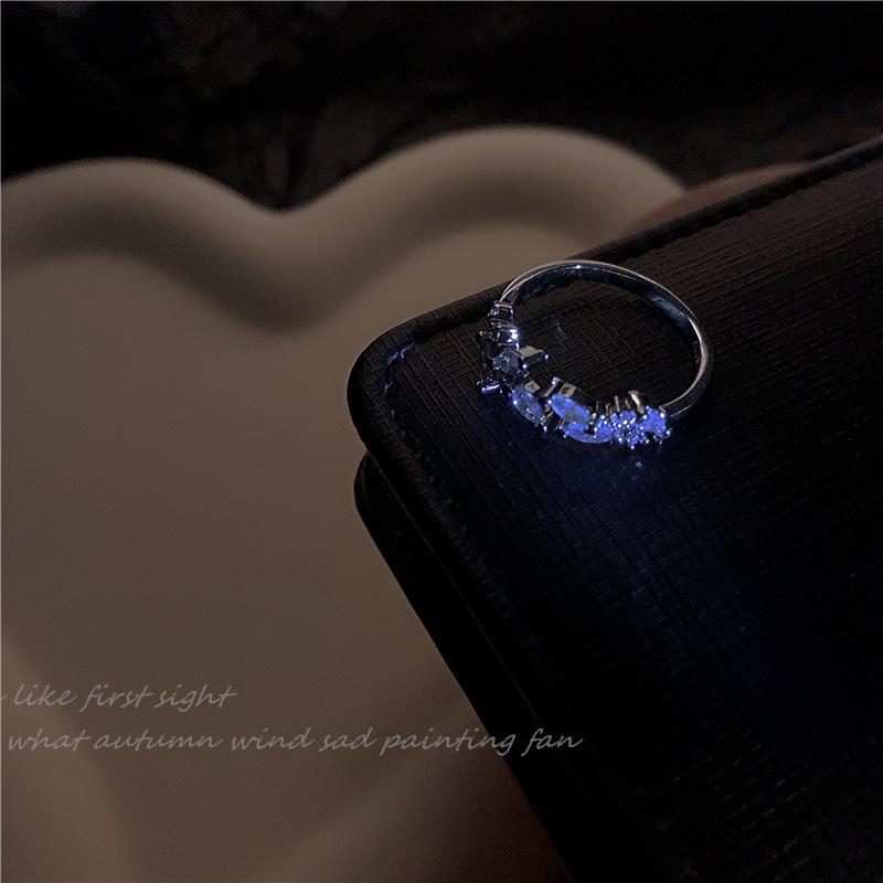 Neuer trendiger frischer und süßer Super-Flash-Zirkon-Blattring für Damen, personalisierter blühender verstellbarer Zeigefingerring