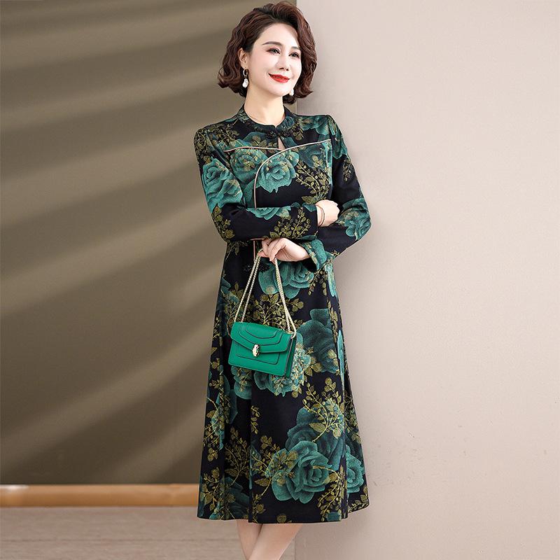 

Платье-ципао «Чонсам» осень 2025 для женщин среднего возраста: Элегантная длинная прическа 4XL for 145-160 jin зелёный