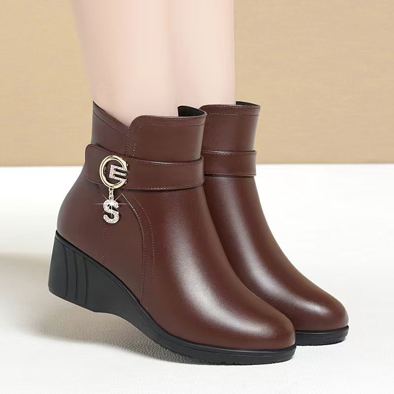 Women Comfortable Warm Cotton Shoes Winter Soft Artificial Leather Plush Velvet Ankle Boots Platform Wedges Anti-slip Short Boots for Mom
