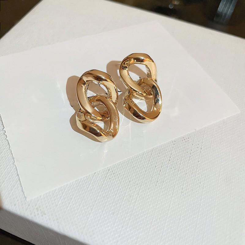 Real Gold-Plated Silver Needle Retro Flower Butterfly Pearl Stud Earrings - Exquisite High-End Design.