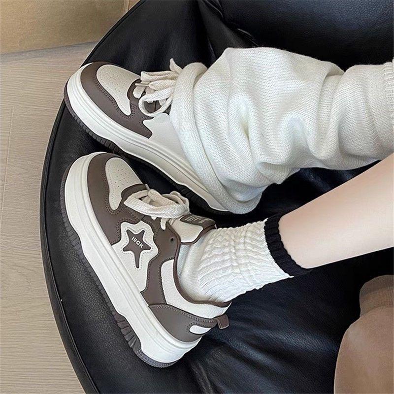 Super Fire Little White Shoes Women's 2025 New Spring and Autumn Thick Baseplate Shoes Versatile Black and White Stars Panda Shoes Ins Tide