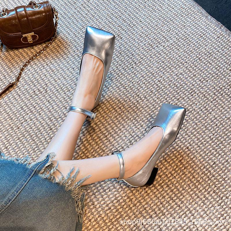 

Ретро серебристые туфли Мэри Джейн на плоской подошве с ремешками с металлическими кольцами, с внутренней танкеткой, с круглым носком, балетки, большой размер, женские 41 серебряный