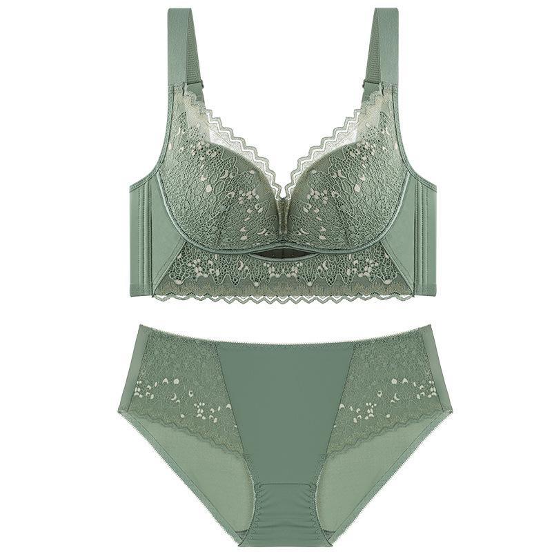 Elegant Lace Push-Up Bra: Medium-Thick, Wire-Free, Supportive for Small Busts