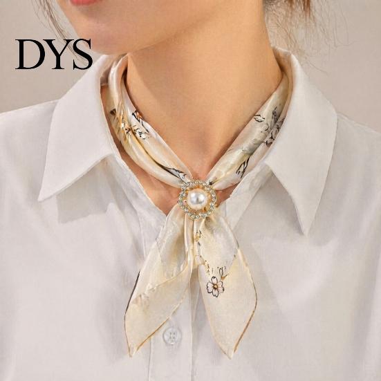 Feminine Scarf Accessory Retro Flower Ring, Faux Pearl Rhinestone Clip, Elegant Decorative Silk Holder for Women Neckerchiefs Shawls Shirts Ring