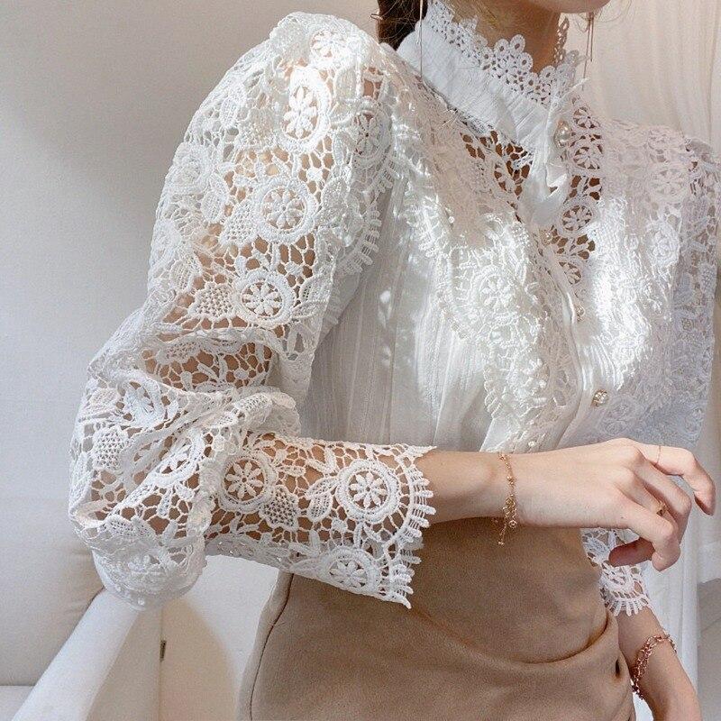 Camicette da donna in pizzo con maniche a petalo Camicetta da donna con bottoni chic Scava fuori la camicia bianca patchwork di pizzo floreale Top abbigliamento femminile