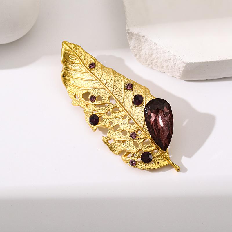 Leaf Brooch Gold Tone Fashion Pin for Women Men
