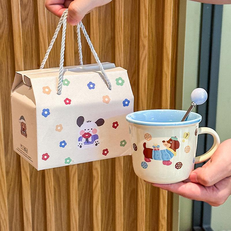 Cute couple pair of cups, a pair of ceramic mugs, household water glasses, wedding gifts, souvenirs