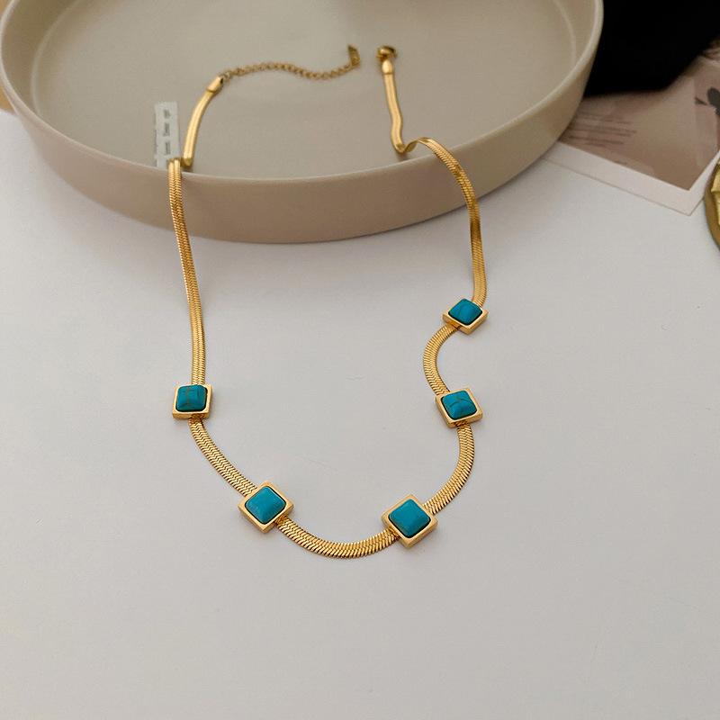 Melad Coffee Colored Tiger Eye Stone Bead Necklace, Niche Retro Collarbone Chain, Personalized and Fashionable Design Accessory