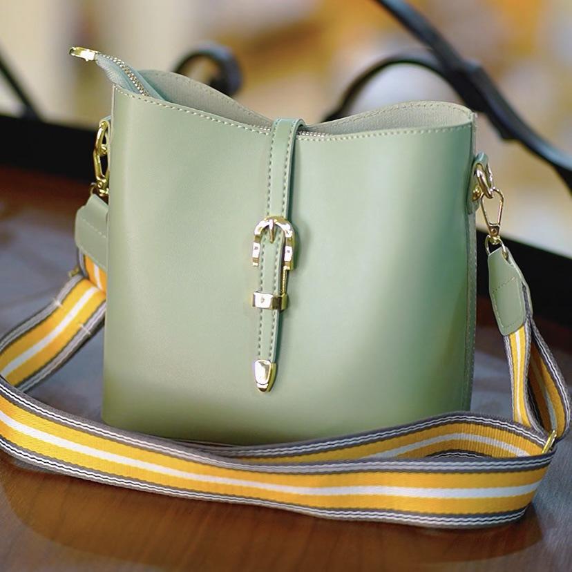 2025 Autumn Versatile Ladies' Fashion Textured Single Shoulder Crossbody Bucket Bag