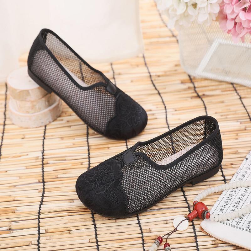 Women Mesh Breathable Shoes Ladies Embroidered One Foot Non-slip Soft Sole Comfortable Breathable Shoes Footwears
