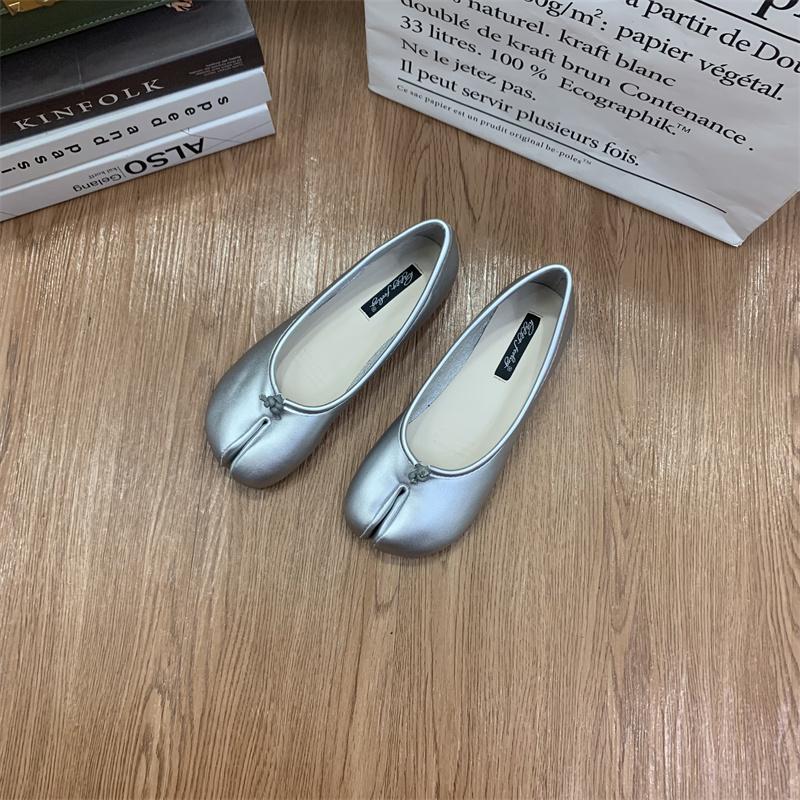 Fashion Bailamos Women Flats Tabi Ninja Shoes Woman Microfiber Leather Comfy Flats Split Toe Slippers Soft Bottom Loafers Solid Brief La