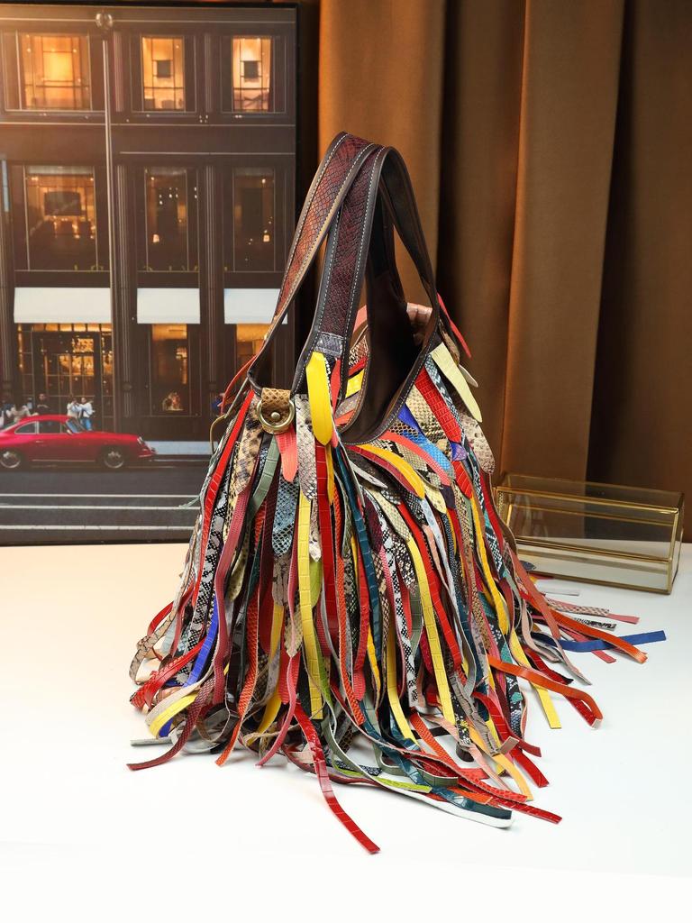 Mehrfarbige Quastenstreifen Umhängetasche aus Rindsleder mit großem Fassungsvermögen