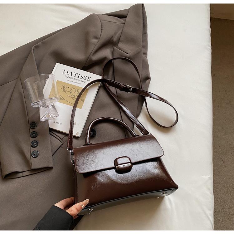 This Year, the Popular Hand-carried Fashionable and Versatile Shoulder Small Square Bag, the New Popular Simple Casual Korean Version of the Niche Me