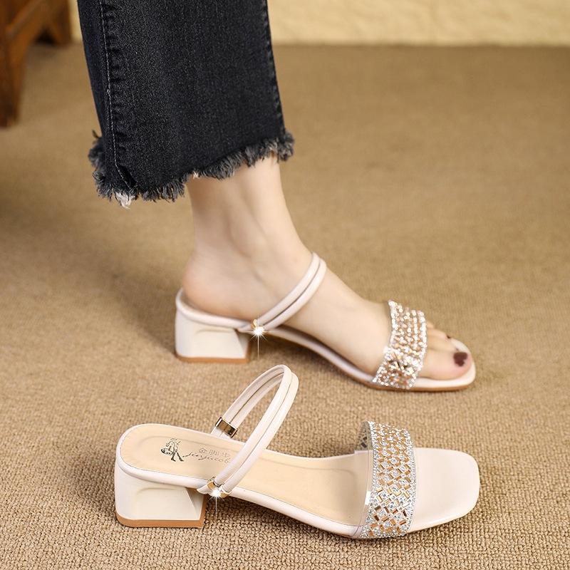 Korean Version of Cool Slippers Women's Summer Wear Thick Heel Fashion Rhinestone Two Wear Sandals 2025 New Temperament Middle Heel One-word Drag
