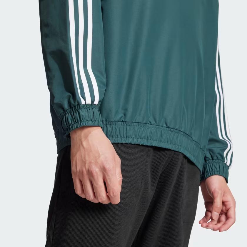 Adidas Originals Adicolor Series Crewneck Windbreaker Fashion Comfortable Pullover Woven Round Neck Windbreaker Men Windbreaker Green IZ2462