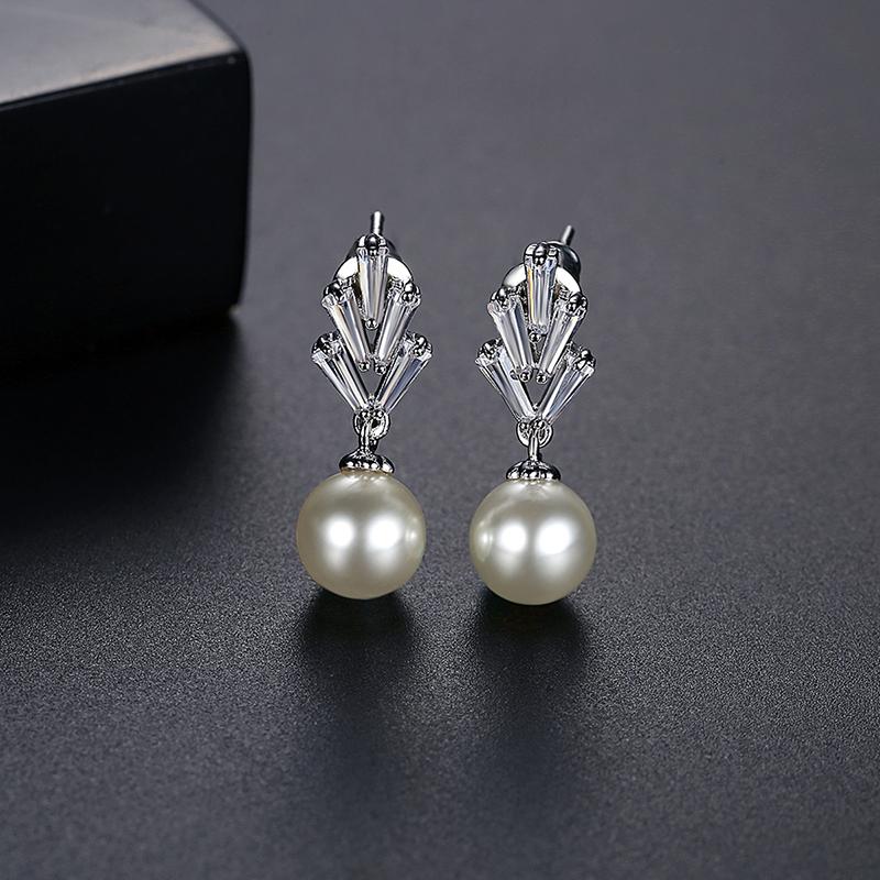 LUOTEEMI Fashion Design Jewellery Irregularly Cubic Zirconia Earrings Woman Symmetry Plastic Artificial Pearl Earrings