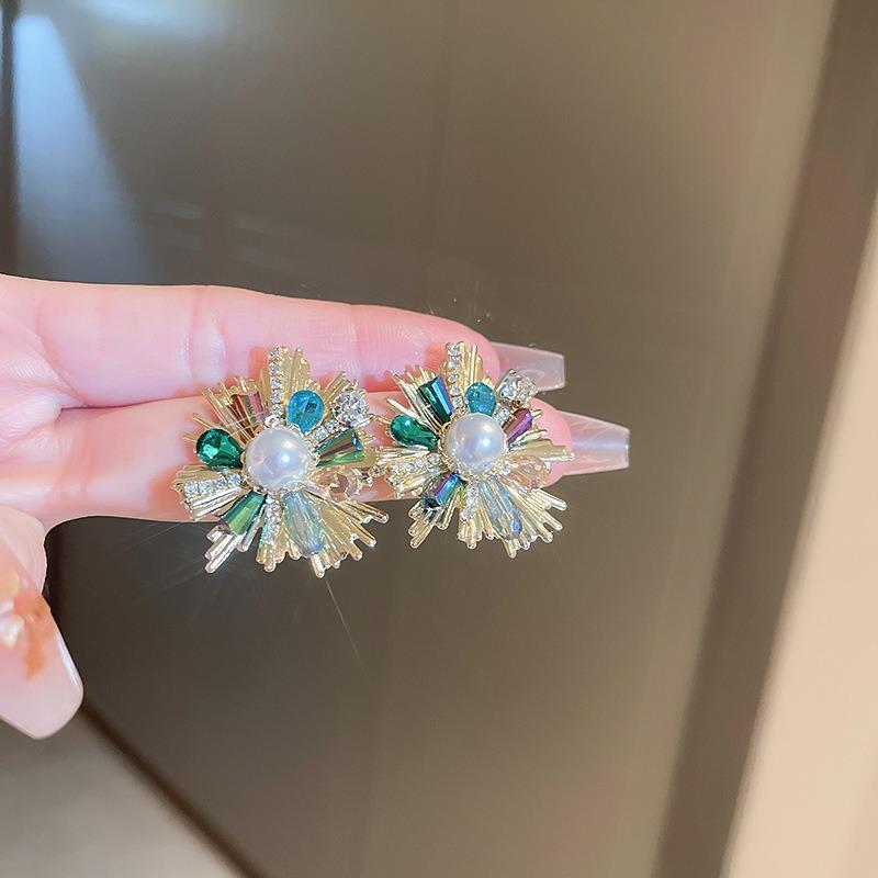 European and American Exaggerated Heavy-duty Crystal Tassel Earrings for Women, Elegant and Sophisticated Earrings, Trendy New Bestsellers