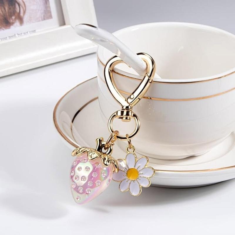 Romance Heart Shaped Resin Keychain With Strawberry Daisy Designs Portable Sturdy for Keys Bags Gifts
