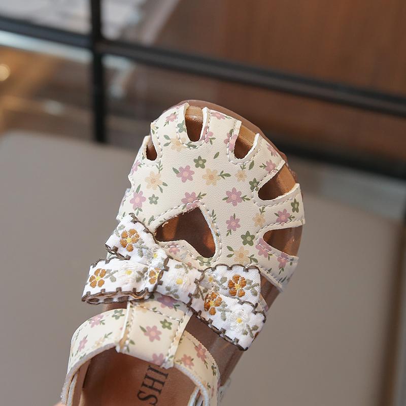 Sommer Neue Kinderschuhe Echte Anti-Rutsch-Baotou-Sandalen für Mädchen PU Klettverschluss Anti-Rutsch-Gummi