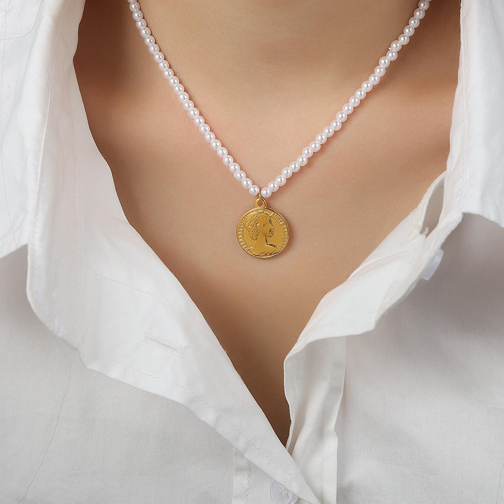 Empress Dowager Embossed Pendant Faux Pearl Titanium Necklace: Elegant, Versatile Clavicle Chain for Women