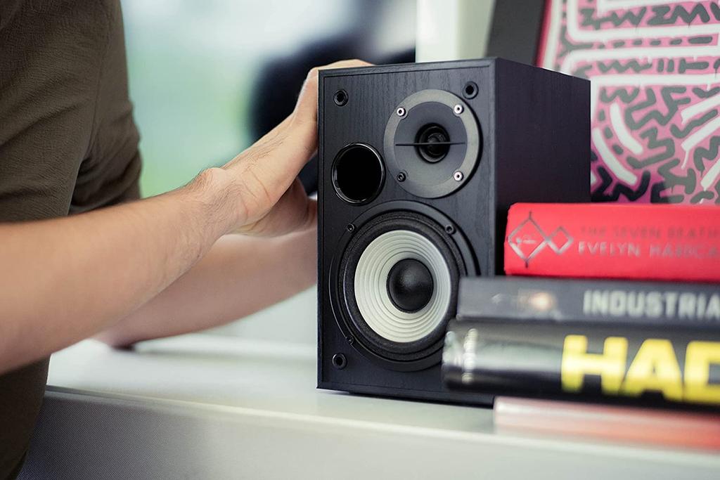 Edifier R980T Active Bookshelf Speaker System, 2RCA Inputs, 24 RMS RMS, AUX Cable Included, 2.0 Amplifier - 0.5" Tweeter and 4" Woofer - Black