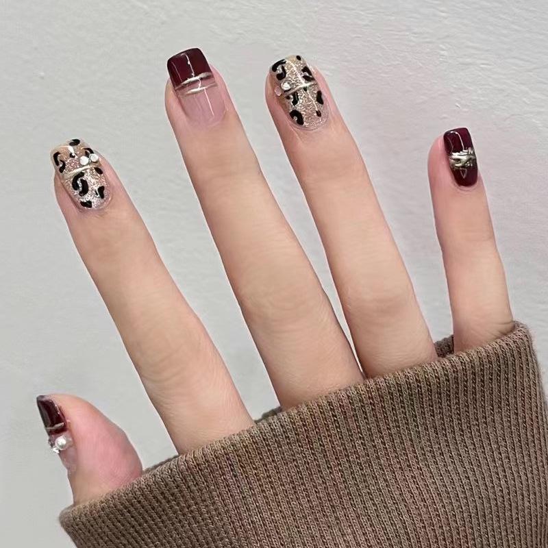 Kai Xin 2025 Bestseller: Gilded Autumn/Winter Wearable Nail Art – Chinese Style, Handmade, Detachable, Cute