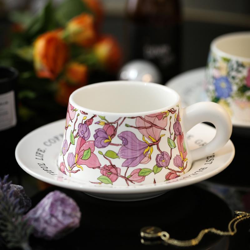 

Креативный цветочный керамический кофейный комплект с блюдцем, высококачественная чашка для латте, латте, послеобеденный цветочный чай About 260ml