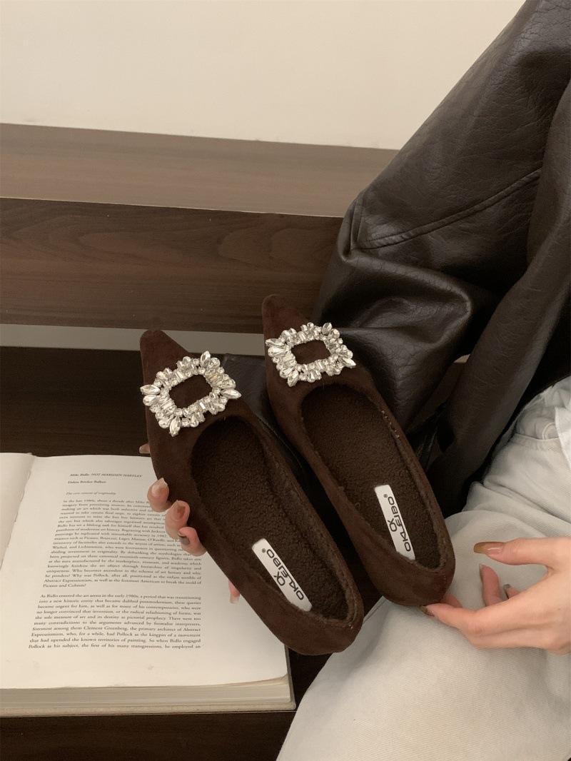 

French pointed temperament low-heeled single shoes women s 2025 spring, autumn and winter new rhinestone buckle flat shoes flat-heeled soft-soled 39 темно-коричневого