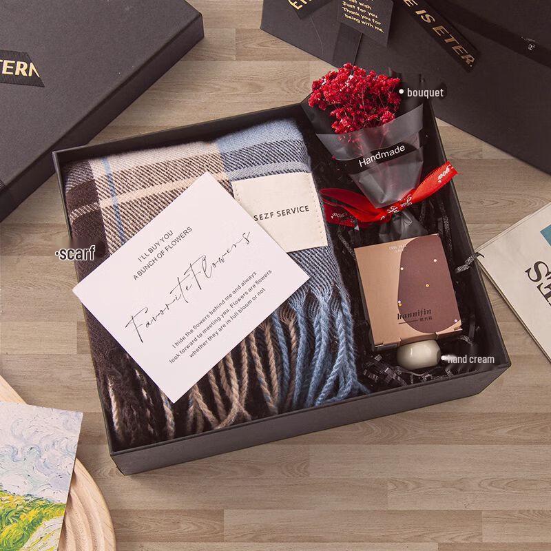 SW Christmas Scarf and Mug Gift Set